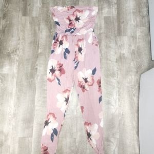 Floral strapless jumper.